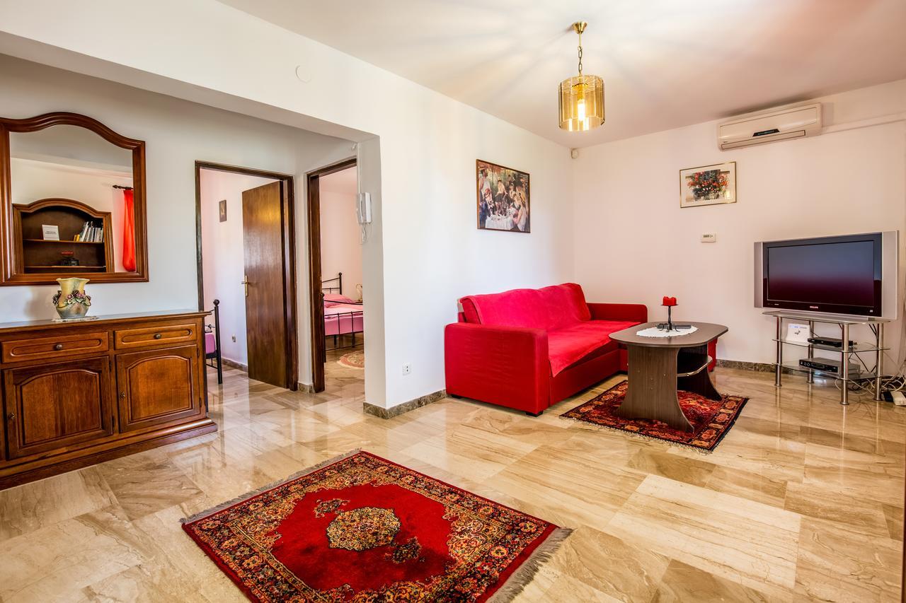 Apartment Carolina Liznjan Exterior photo